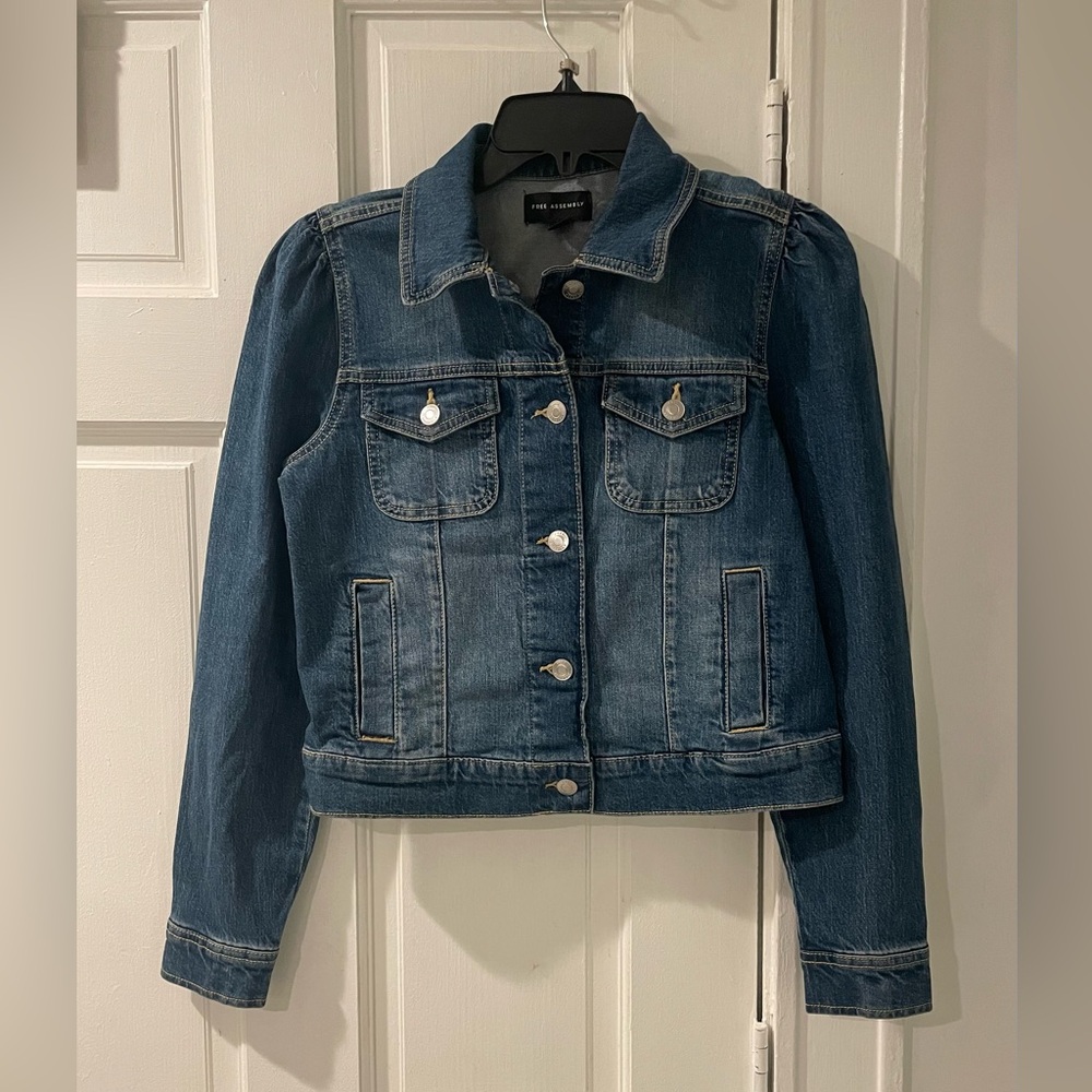 Free Assembly Women's Size XS Denim Jacket with Button Front